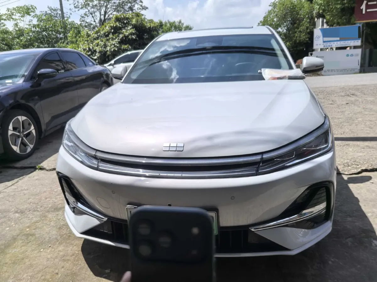 2025 Geely Galaxy A7 1.5L 112HP L4 1DHT PHEV,autocango,china used car exporter,china ev exporter,chinese used car exporter,chinese used ev exporter