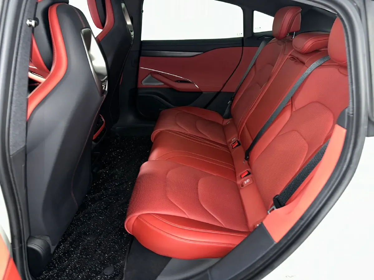 2024 MI SU7 BEV 73.6KWH,autocango,china used car exporter,china ev exporter,chinese used car exporter,chinese used ev exporter