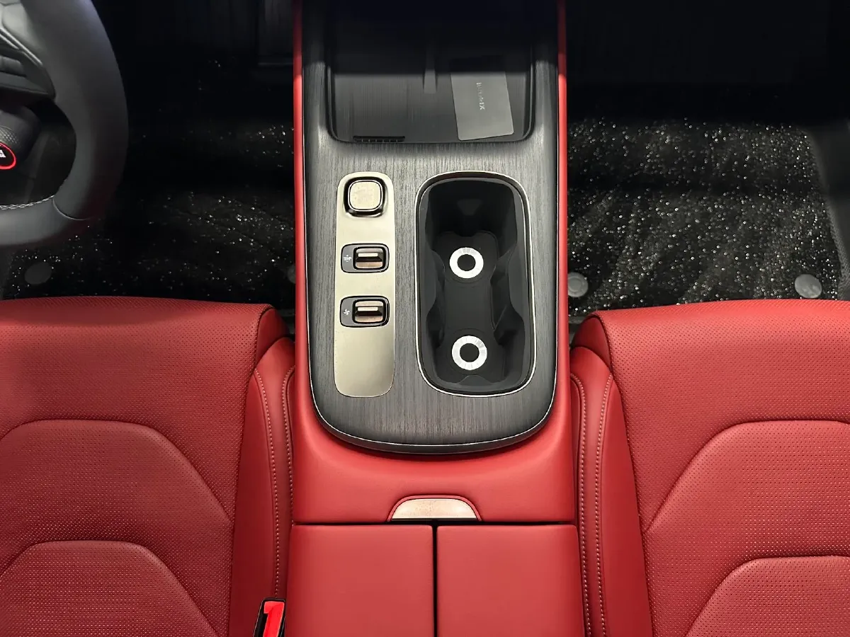 2024 MI SU7 BEV 73.6KWH,autocango,china used car exporter,china ev exporter,chinese used car exporter,chinese used ev exporter