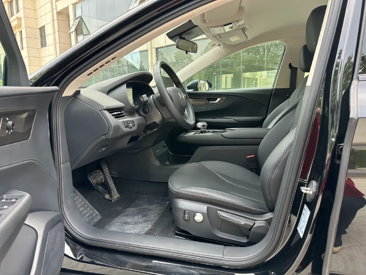 2023 HongQi E-QM5 BEV 54KWH,autocango,china used car exporter,china ev exporter,chinese used car exporter,chinese used ev exporter