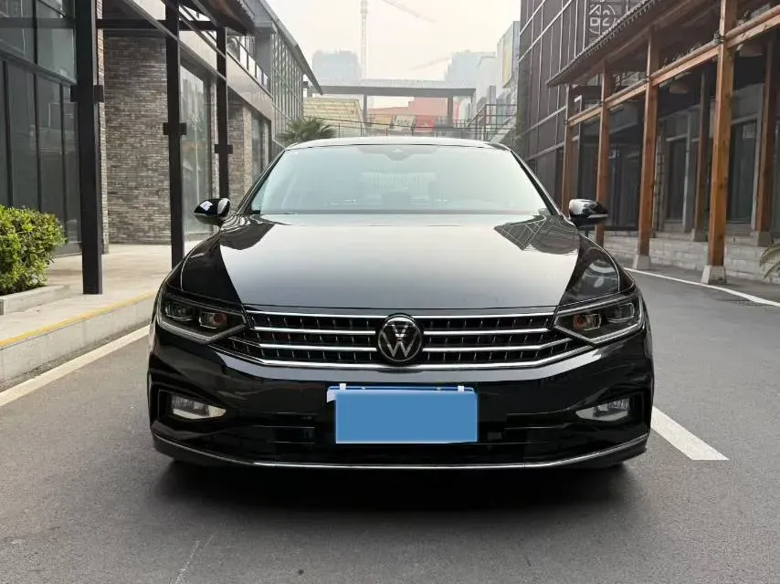 2023 Volkswagen Magotan 2.0T 186HP L4 7DCT,autocango,china used car exporter,china ev exporter,chinese used car exporter,chinese used ev exporter