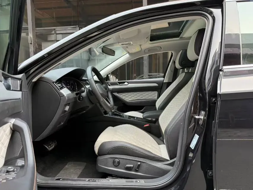 2023 Volkswagen Magotan 2.0T 186HP L4 7DCT,autocango,china used car exporter,china ev exporter,chinese used car exporter,chinese used ev exporter