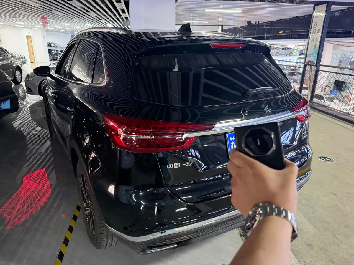 2022 HongQi HS5 2.0T 224HP L4 6AT,autocango,china used car exporter,china ev exporter,chinese used car exporter,chinese used ev exporter