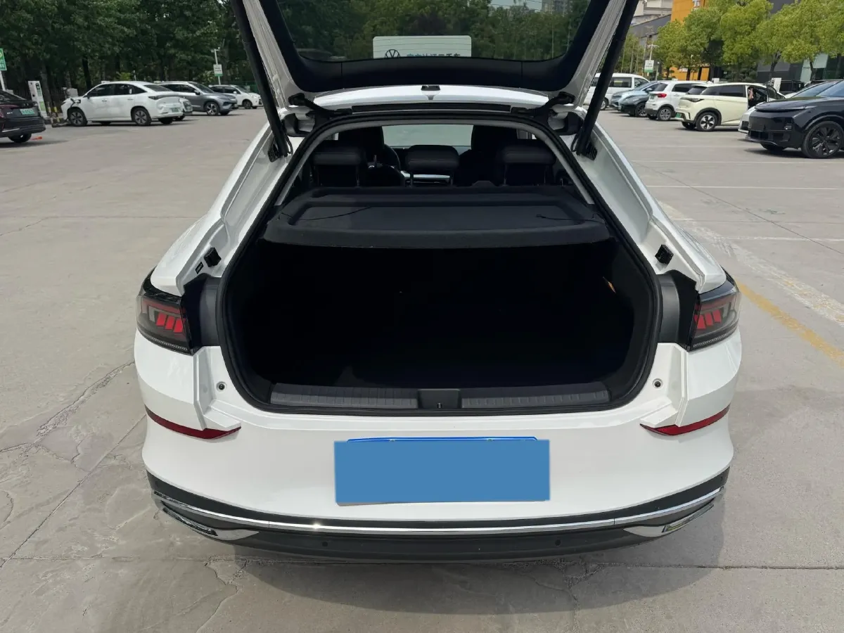 2022 Skoda Superb 2.0T 186HP L4 7DCT,autocango,china used car exporter,china ev exporter,chinese used car exporter,chinese used ev exporter