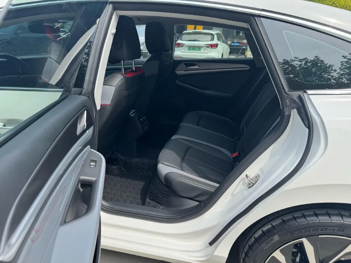 2022 Skoda Superb 2.0T 186HP L4 7DCT,autocango,china used car exporter,china ev exporter,chinese used car exporter,chinese used ev exporter