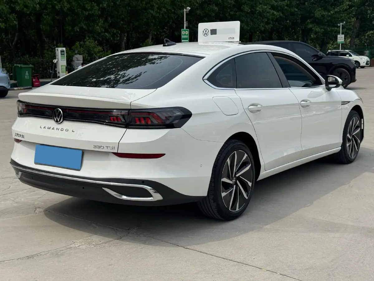 2022 Skoda Superb 2.0T 186HP L4 7DCT,autocango,china used car exporter,china ev exporter,chinese used car exporter,chinese used ev exporter