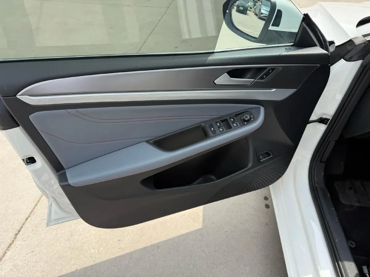 2022 Skoda Superb 2.0T 186HP L4 7DCT,autocango,china used car exporter,china ev exporter,chinese used car exporter,chinese used ev exporter