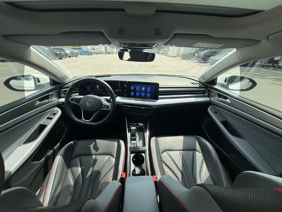 2022 Skoda Superb 2.0T 186HP L4 7DCT,autocango,china used car exporter,china ev exporter,chinese used car exporter,chinese used ev exporter