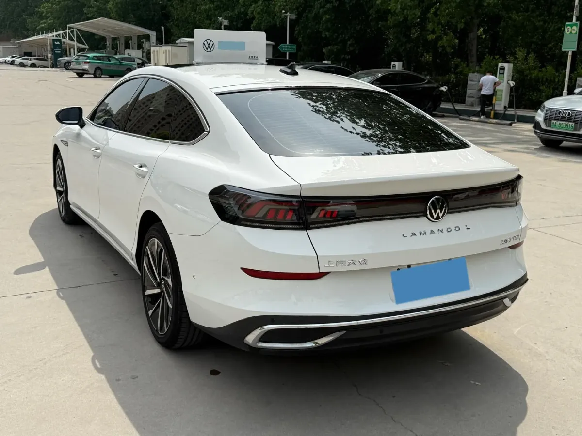 2022 Skoda Superb 2.0T 186HP L4 7DCT,autocango,china used car exporter,china ev exporter,chinese used car exporter,chinese used ev exporter