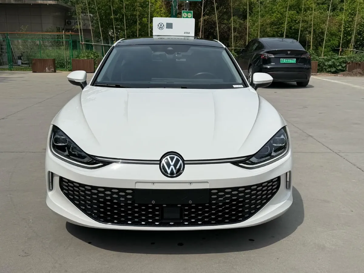 2022 Skoda Superb 2.0T 186HP L4 7DCT,autocango,china used car exporter,china ev exporter,chinese used car exporter,chinese used ev exporter