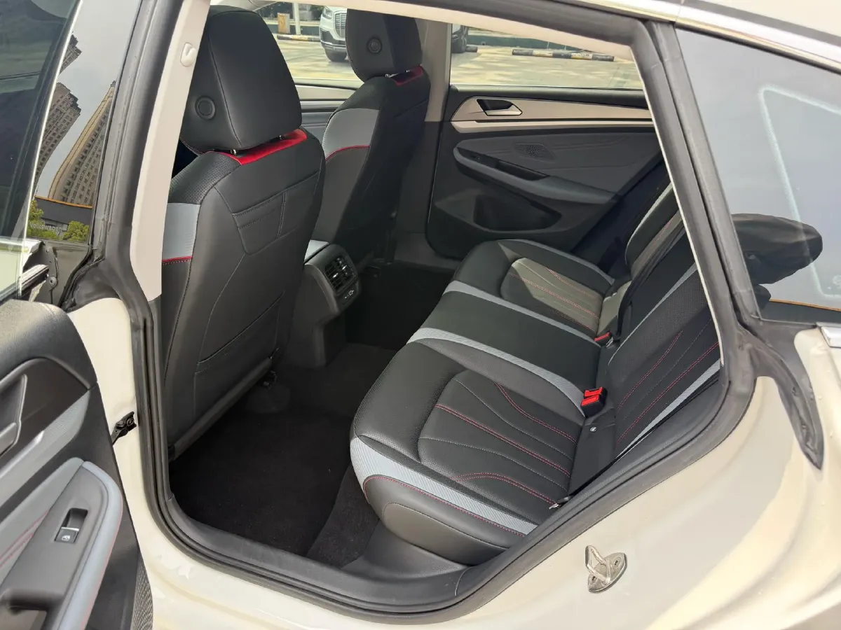 2022 Skoda Superb 2.0T 186HP L4 7DCT,autocango,china used car exporter,china ev exporter,chinese used car exporter,chinese used ev exporter