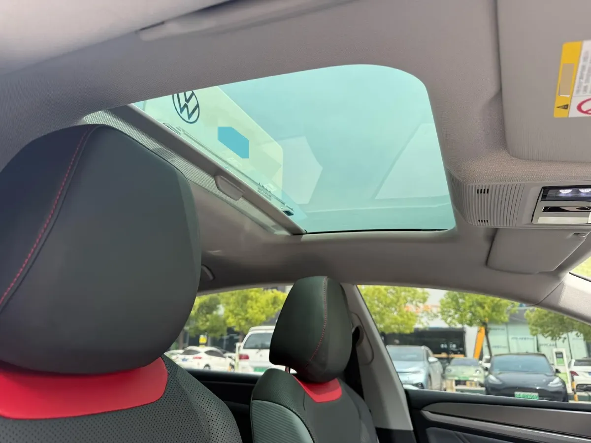 2022 Skoda Superb 2.0T 186HP L4 7DCT,autocango,china used car exporter,china ev exporter,chinese used car exporter,chinese used ev exporter