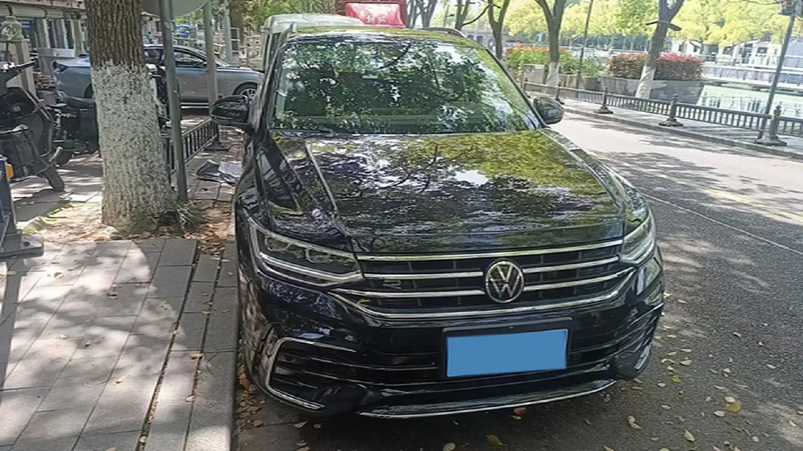 2024 Volkswagen Tiguan L 2.0T 186HP L4 7DCT,autocango,china used car exporter,china ev exporter,chinese used car exporter,chinese used ev exporter