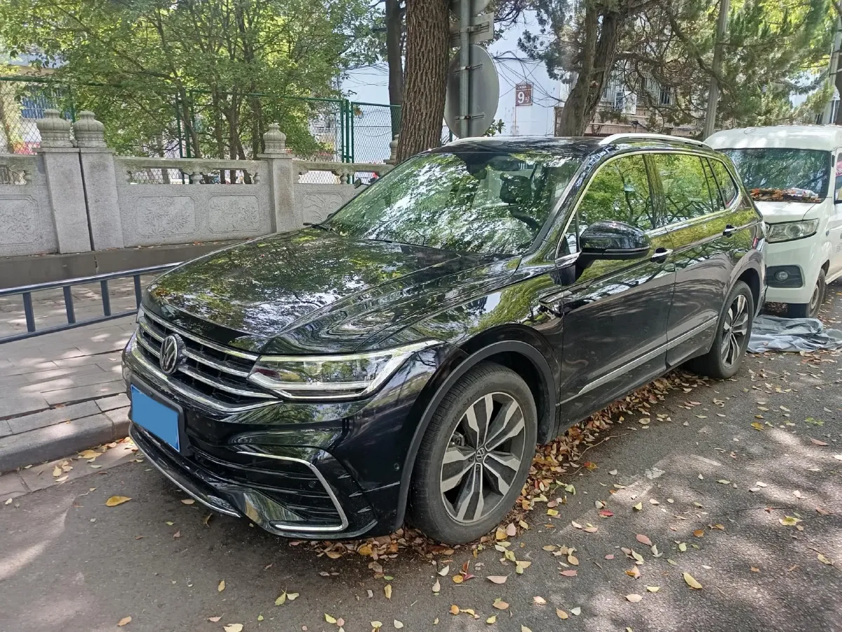 2024 Volkswagen Tiguan L 2.0T 186HP L4 7DCT,autocango,china used car exporter,china ev exporter,chinese used car exporter,chinese used ev exporter
