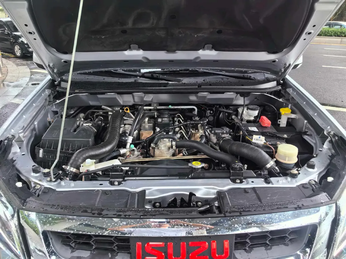 2020 ChangAn Kaicene KaiCheng F70 2.4T 218HP L4 6MT,autocango,china used car exporter,china ev exporter,chinese used car exporter,chinese used ev exporter