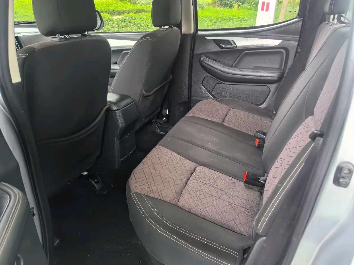 2020 ChangAn Kaicene KaiCheng F70 2.4T 218HP L4 6MT,autocango,china used car exporter,china ev exporter,chinese used car exporter,chinese used ev exporter