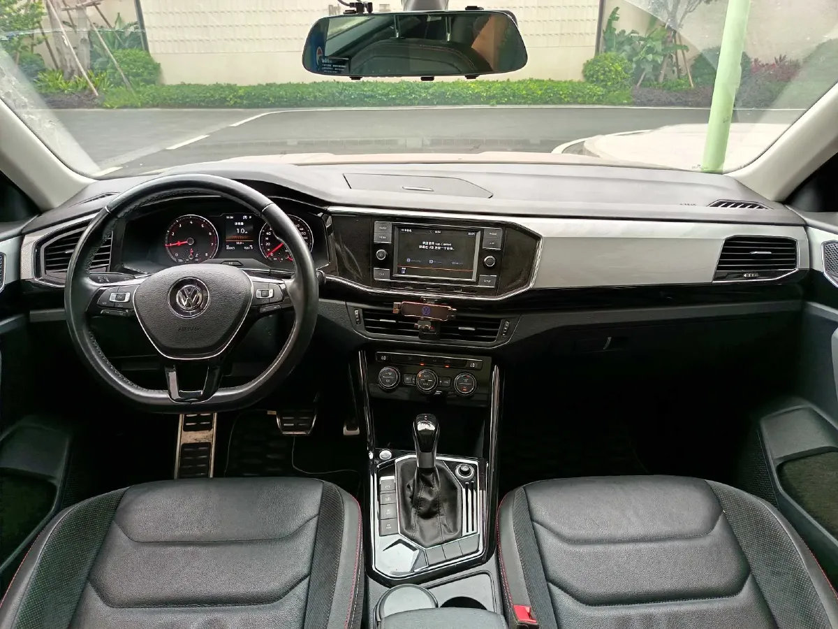 2019 Jeep Cherokee 2.0T 234HP L4 9AT,autocango,china used car exporter,china ev exporter,chinese used car exporter,chinese used ev exporter