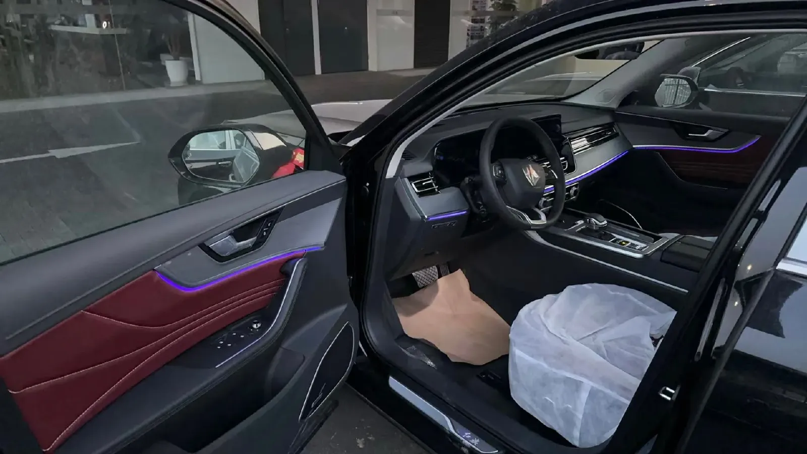 2025 HongQi HS5 2.0T 252HP L4 8AT,autocango,china used car exporter,china ev exporter,chinese used car exporter,chinese used ev exporter