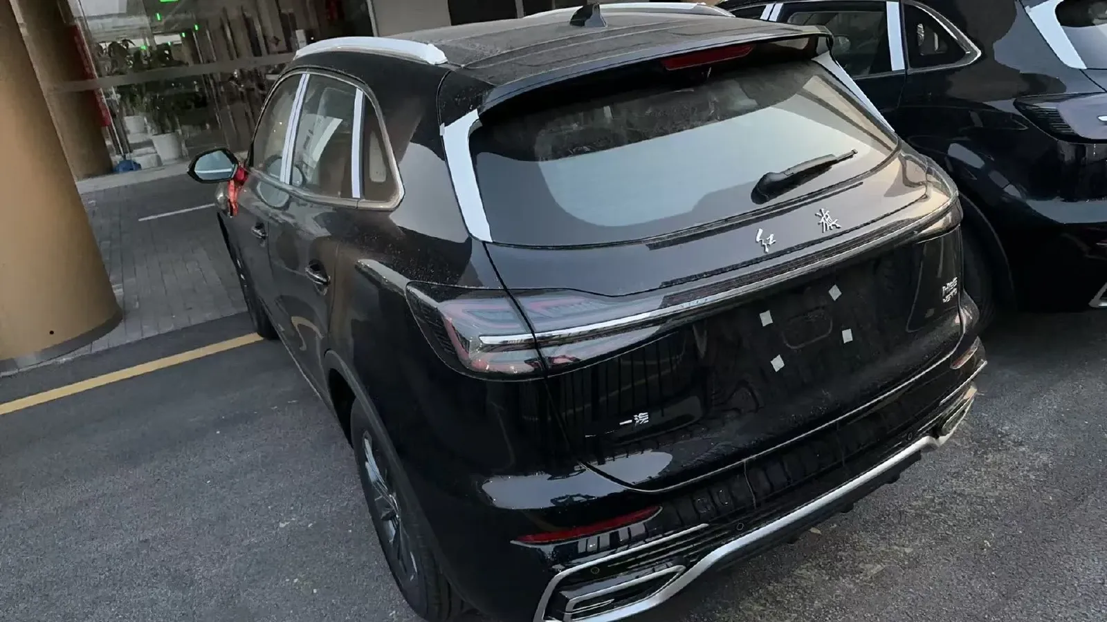 2025 HongQi HS5 2.0T 252HP L4 8AT,autocango,china used car exporter,china ev exporter,chinese used car exporter,chinese used ev exporter