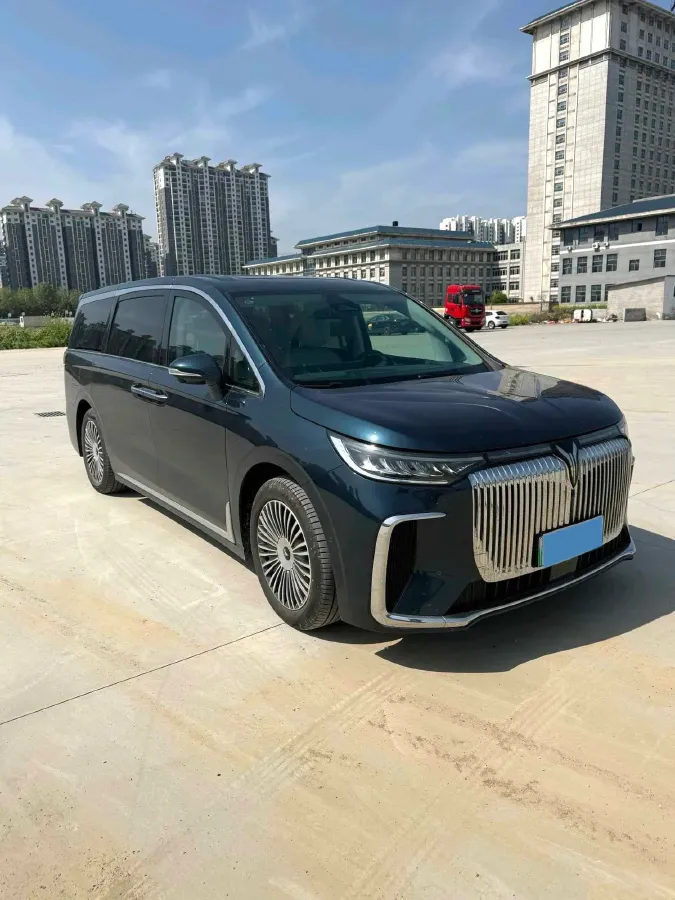 2025 Voyah Dream 1.5T 150HP L4 PHEV 41.7KWH,autocango,china used car exporter,china ev exporter,chinese used car exporter,chinese used ev exporter