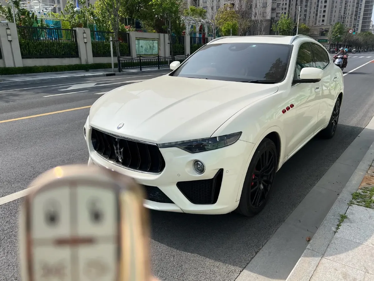 2019 Maserati Levante 3.8T 550HP V8 8AT,autocango,china used car exporter,china ev exporter,chinese used car exporter,chinese used ev exporter