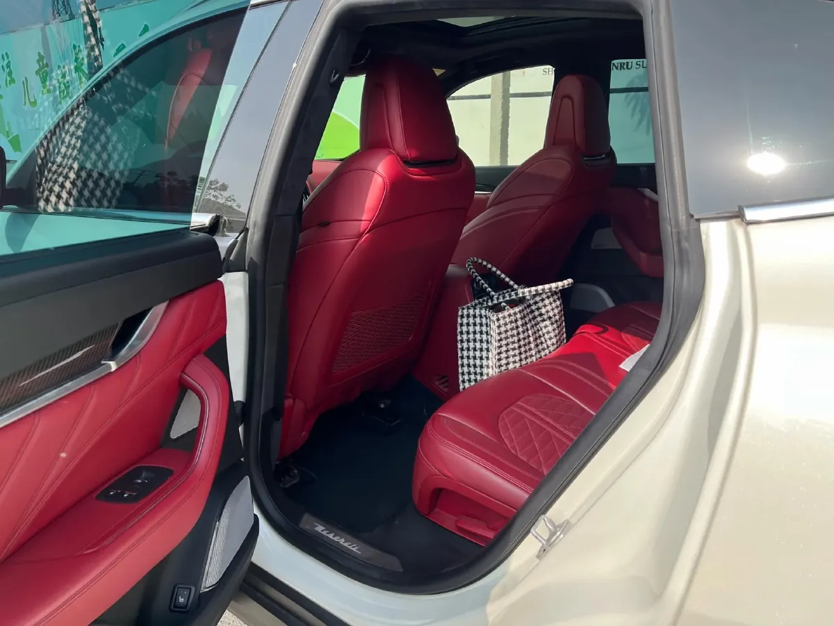 2019 Maserati Levante 3.8T 550HP V8 8AT,autocango,china used car exporter,china ev exporter,chinese used car exporter,chinese used ev exporter