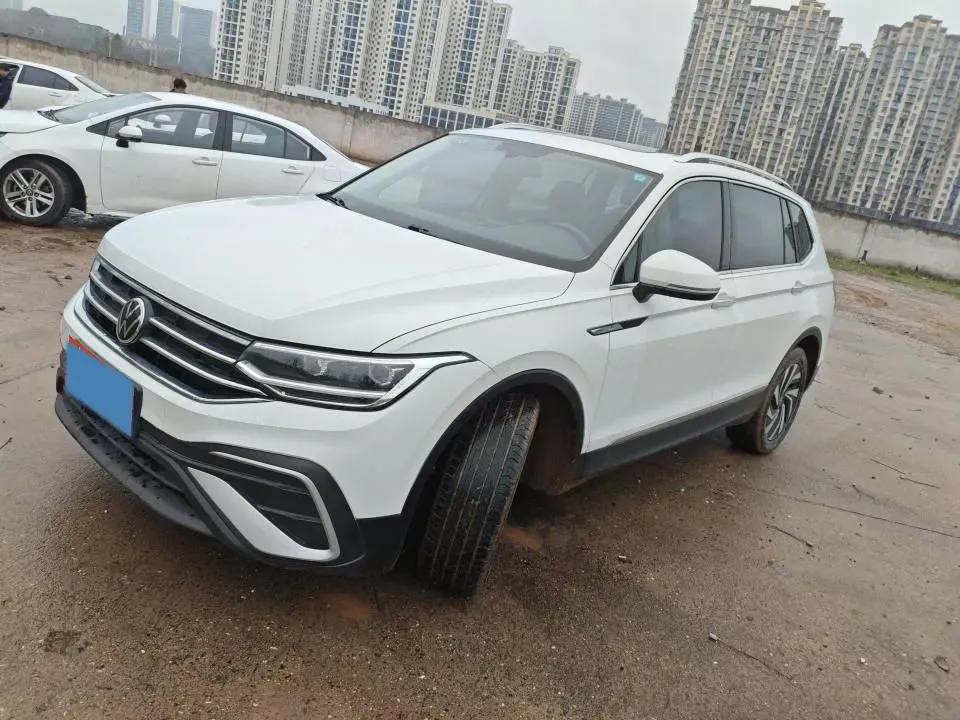 2023 Volkswagen Tiguan L 1.5T 160HP L4 7DCT,autocango,china used car exporter,china ev exporter,chinese used car exporter,chinese used ev exporter