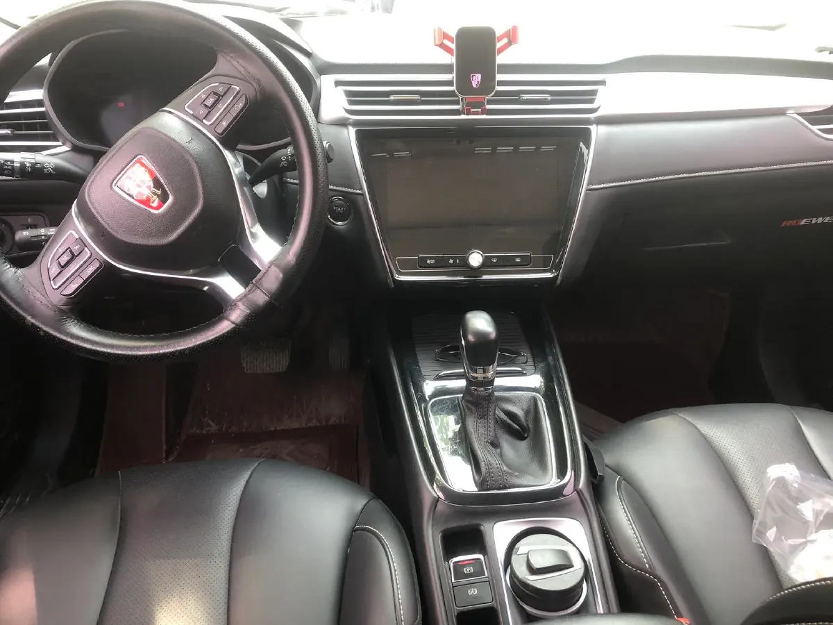 2020 Roewe i5 1.5L 120HP L4 CVT,autocango,china used car exporter,china ev exporter,chinese used car exporter,chinese used ev exporter