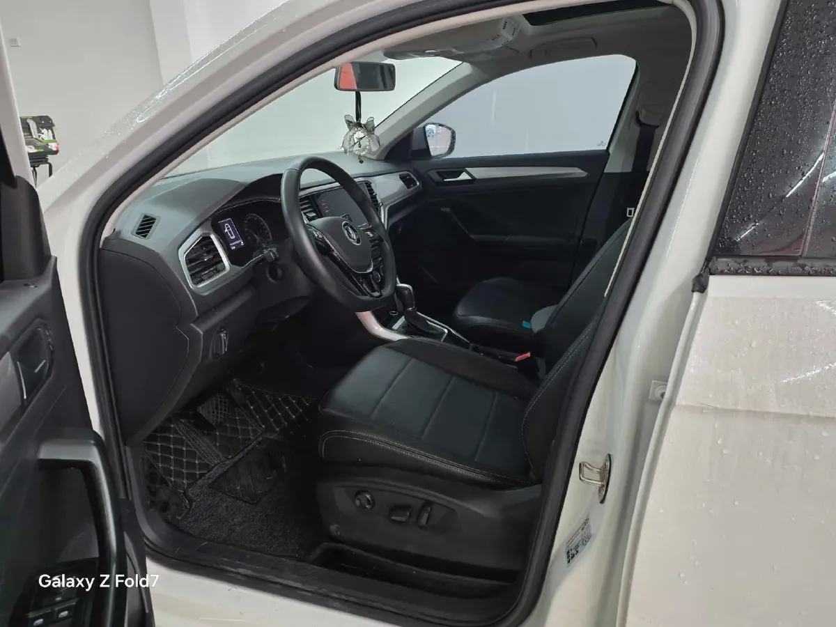 2022 Volkswagen T-Roc 1.4T 150HP L4 7DCT,autocango,china used car exporter,china ev exporter,chinese used car exporter,chinese used ev exporter