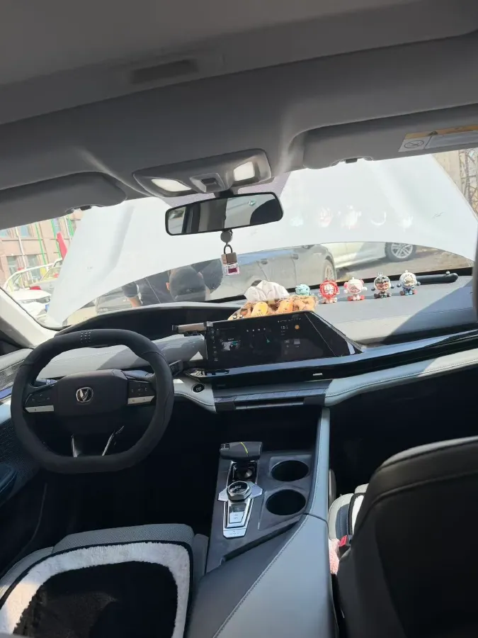 2023 ChangAn UNI-V iDD 1.5T 170HP L4 6TCT PHEV 18.4KWH,autocango,china used car exporter,china ev exporter,chinese used car exporter,chinese used ev exporter