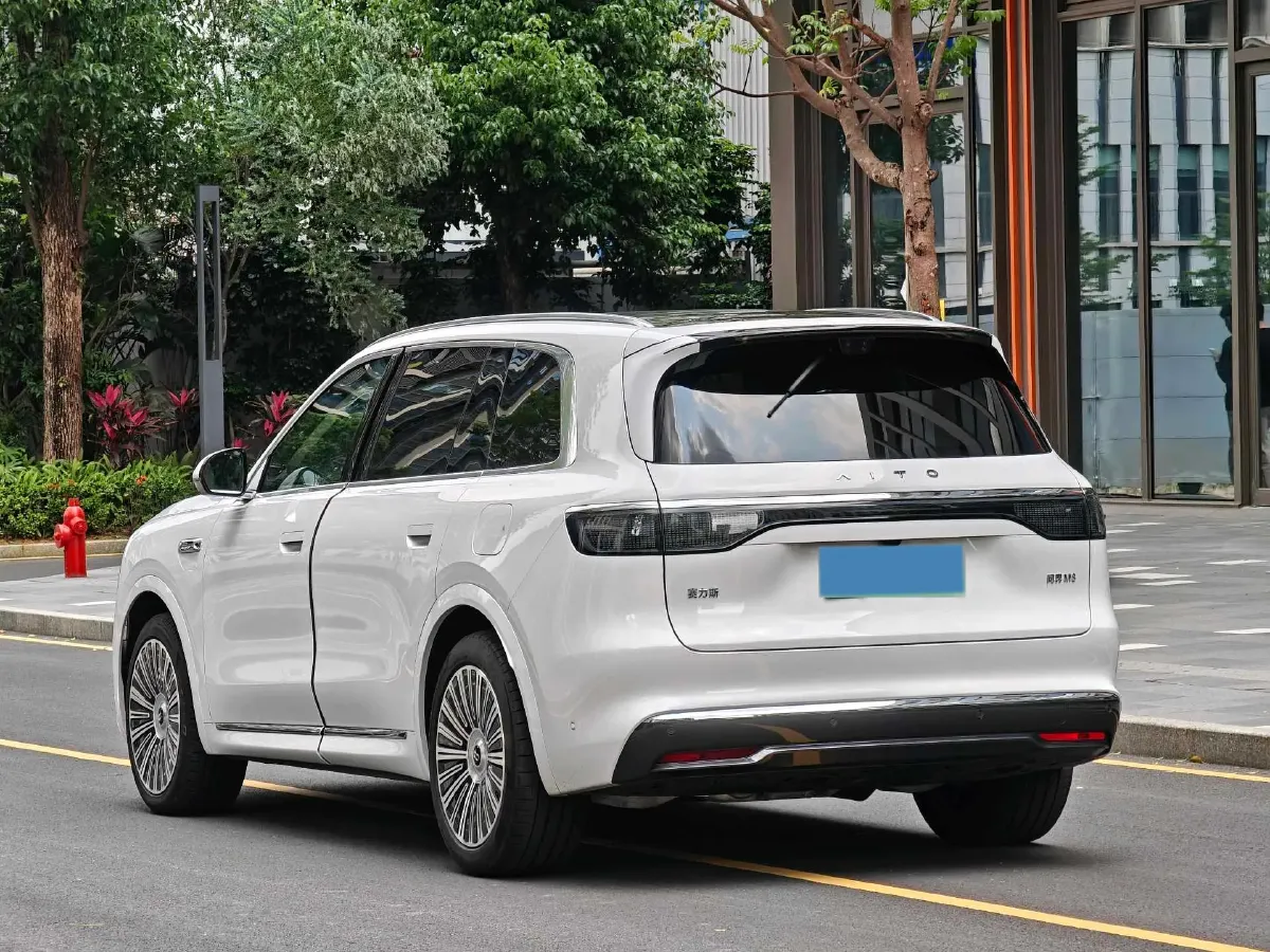 2025 AITO AITO M8 REEV 160HP REEV 53.4KWH,autocango,china used car exporter,china ev exporter,chinese used car exporter,chinese used ev exporter