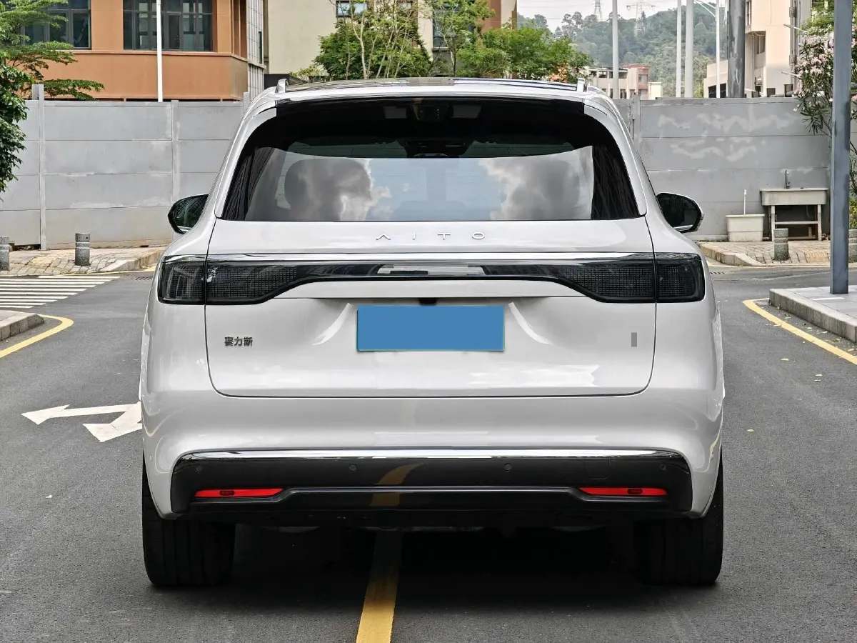 2025 AITO AITO M8 REEV 160HP REEV 53.4KWH,autocango,china used car exporter,china ev exporter,chinese used car exporter,chinese used ev exporter