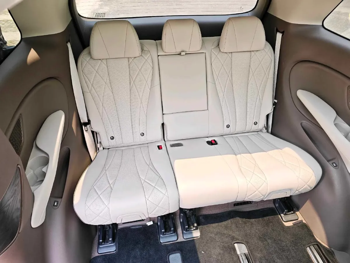 2022 BMW X2 2.0T 192HP L4 8AT,autocango,china used car exporter,china ev exporter,chinese used car exporter,chinese used ev exporter