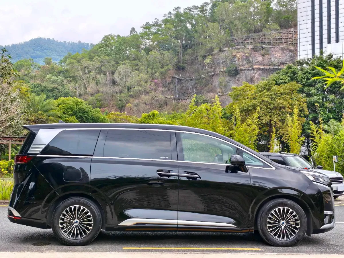 2022 BMW X2 2.0T 192HP L4 8AT,autocango,china used car exporter,china ev exporter,chinese used car exporter,chinese used ev exporter