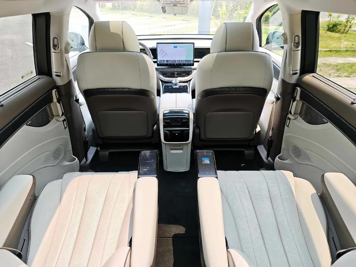 2022 BMW X2 2.0T 192HP L4 8AT,autocango,china used car exporter,china ev exporter,chinese used car exporter,chinese used ev exporter