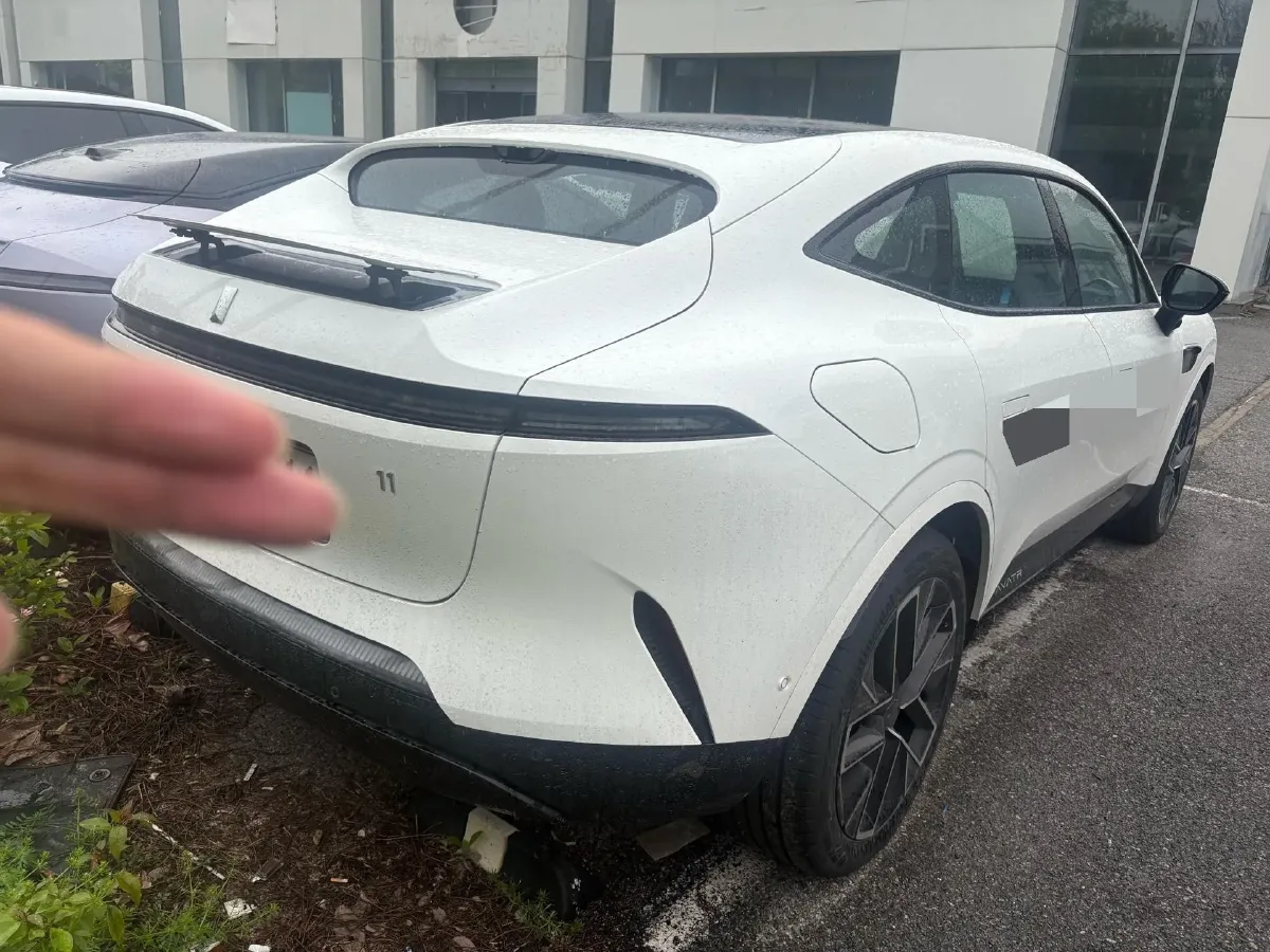 2025 Avatr 11 1.5T 156HP L4 REEV,autocango,china used car exporter,china ev exporter,chinese used car exporter,chinese used ev exporter