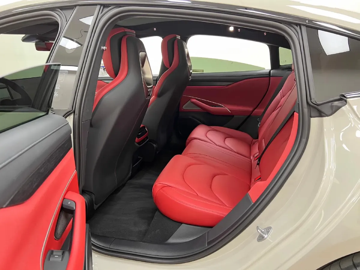 2024 MI SU7 BEV 101KWH,autocango,china used car exporter,china ev exporter,chinese used car exporter,chinese used ev exporter