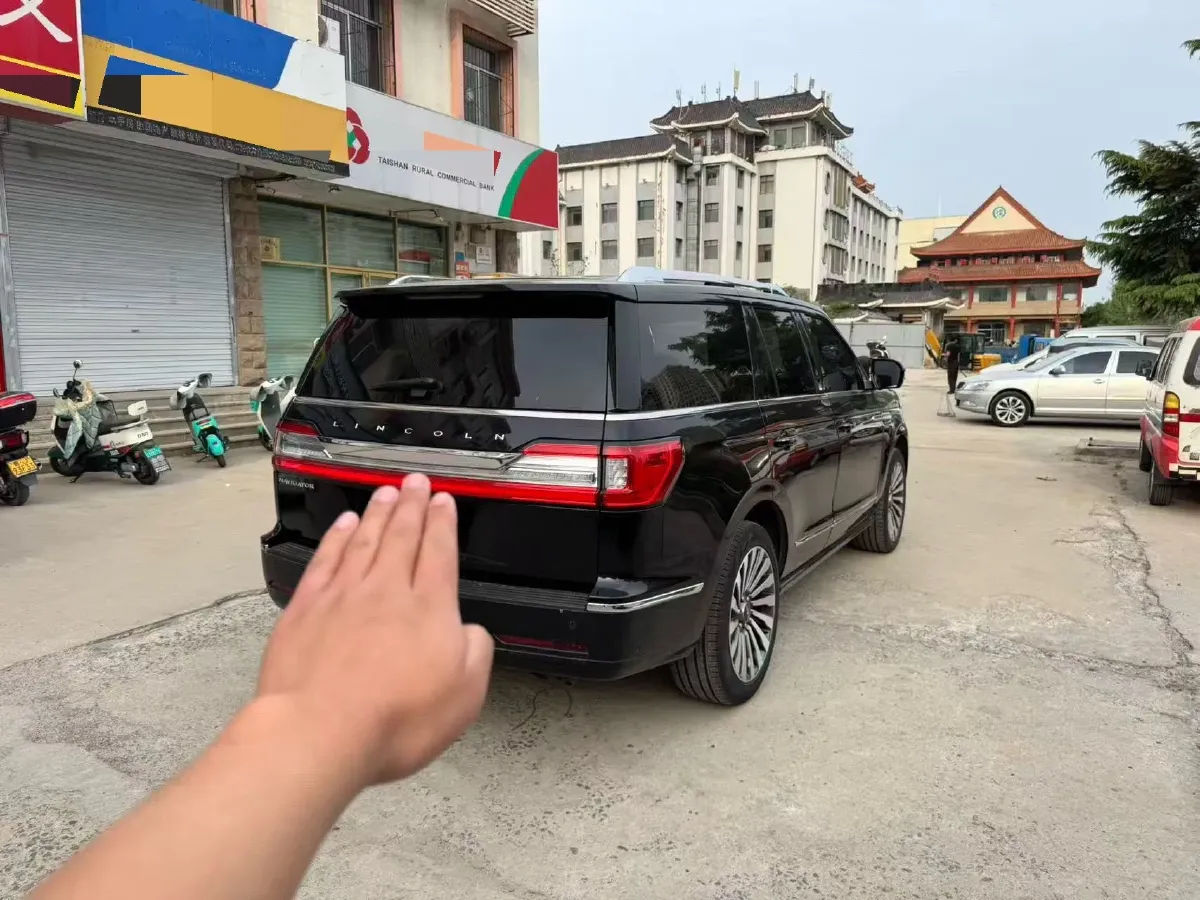 2020 Lincoln Navigator 3.5T 388HP V6 10AT,autocango,china used car exporter,china ev exporter,chinese used car exporter,chinese used ev exporter