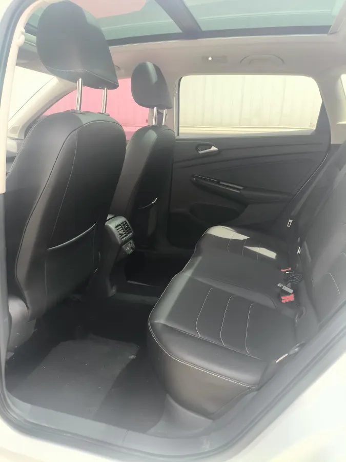 2022 Jetta VS7 1.4T 150HP L4 6AT,autocango,china used car exporter,china ev exporter,chinese used car exporter,chinese used ev exporter