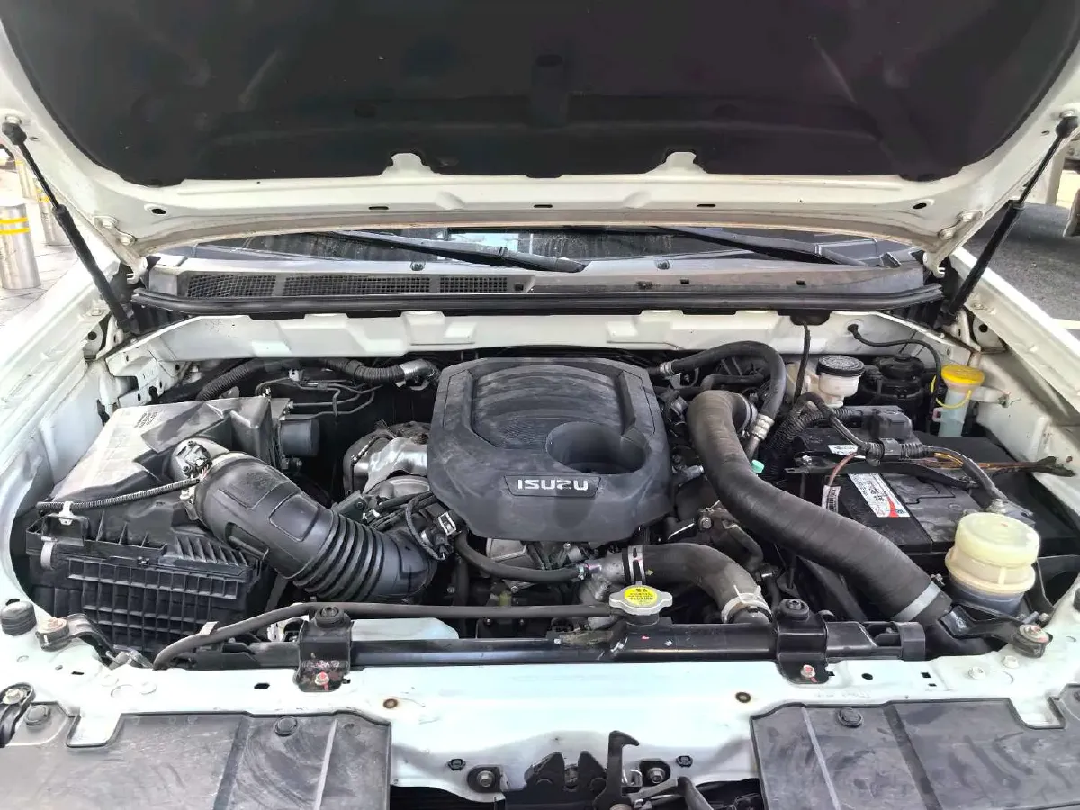 2021 Isuzu D-MAX 1.9T 163HP L4 6AT,autocango,china used car exporter,china ev exporter,chinese used car exporter,chinese used ev exporter