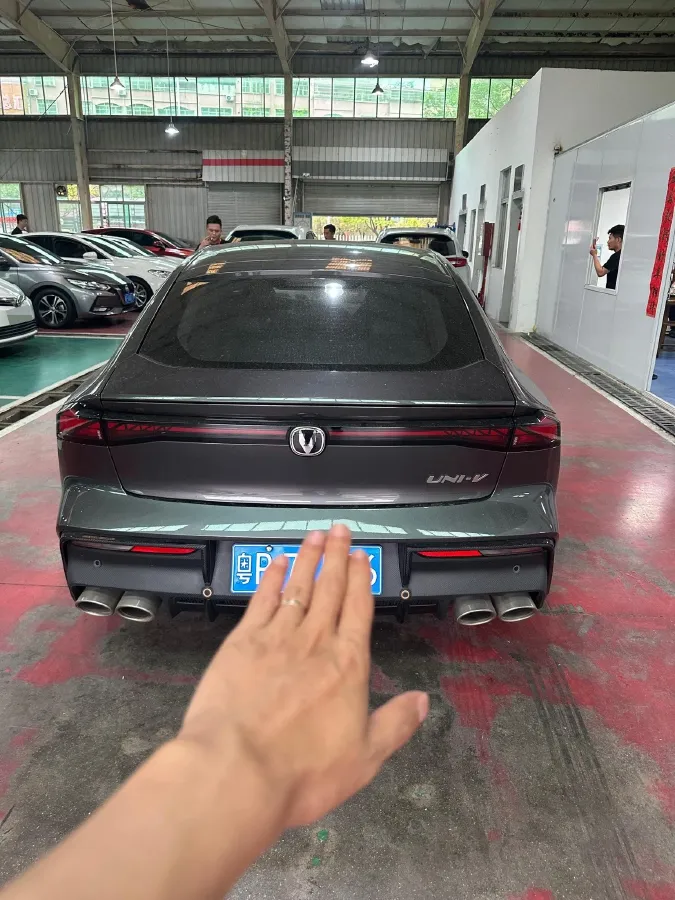 2022 ChangAn UNI-V 1.5T 188HP L4 7DCT,autocango,china used car exporter,china ev exporter,chinese used car exporter,chinese used ev exporter