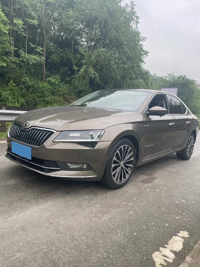 2018 Skoda Kodiak 1.8T 180HP L4 7DCT,autocango,china used car exporter,china ev exporter,chinese used car exporter,chinese used ev exporter