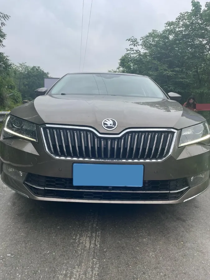 2018 Skoda Kodiak 1.8T 180HP L4 7DCT,autocango,china used car exporter,china ev exporter,chinese used car exporter,chinese used ev exporter