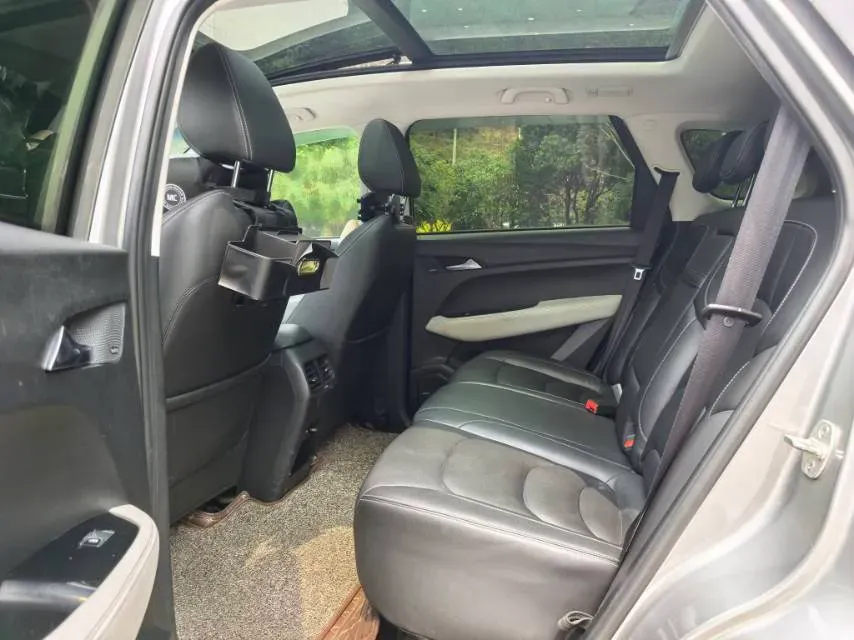 2018 BaoJun 530 1.5T 150HP L4 6DCT,autocango,china used car exporter,china ev exporter,chinese used car exporter,chinese used ev exporter