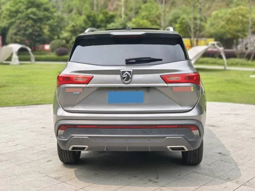 2018 BaoJun 530 1.5T 150HP L4 6DCT,autocango,china used car exporter,china ev exporter,chinese used car exporter,chinese used ev exporter
