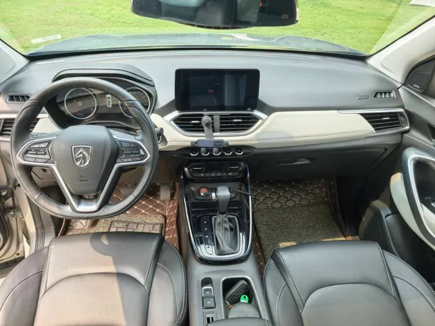 2018 BaoJun 530 1.5T 150HP L4 6DCT,autocango,china used car exporter,china ev exporter,chinese used car exporter,chinese used ev exporter