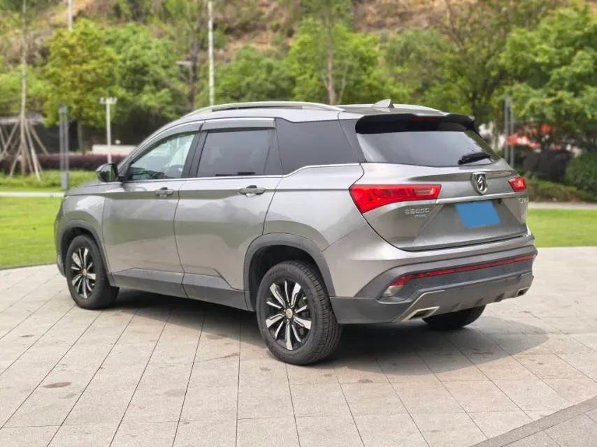 2018 BaoJun 530 1.5T 150HP L4 6DCT,autocango,china used car exporter,china ev exporter,chinese used car exporter,chinese used ev exporter