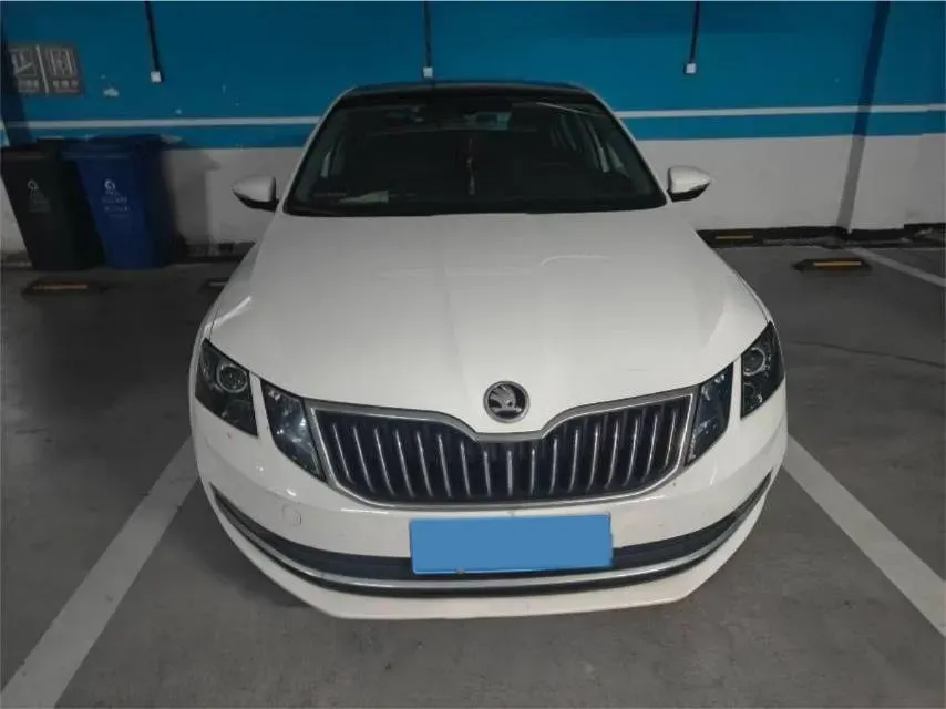 2019 Skoda Octavia 1.5L 116HP L4 6AT,autocango,china used car exporter,china ev exporter,chinese used car exporter,chinese used ev exporter