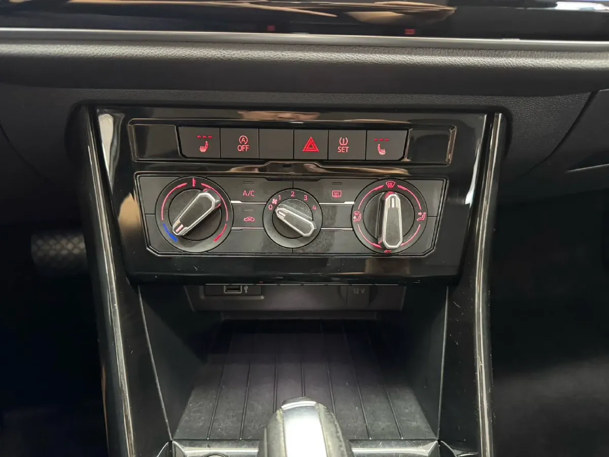 2022 Jetta VS5 1.4T 150HP L4 6AT,autocango,china used car exporter,china ev exporter,chinese used car exporter,chinese used ev exporter