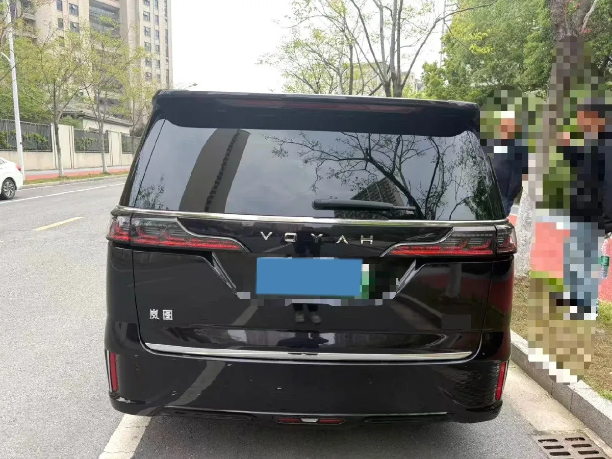 2022 Voyah Dream 1.5T 136HP L4 PHEV 25.57KWH,autocango,china used car exporter,china ev exporter,chinese used car exporter,chinese used ev exporter